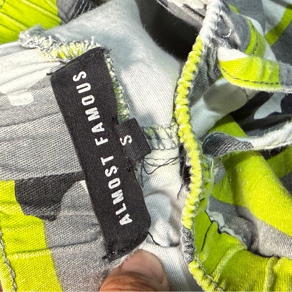 4 pants Gap Cat & Jack Chaps Almost Famous Boys Cargo Jogger Sweatpants Camoufla - Picture 6 of 8